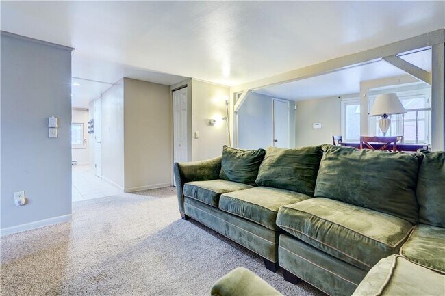 Building Photo - 195 Harvard St