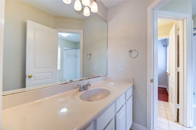 Building Photo - 2915 Monet Dr