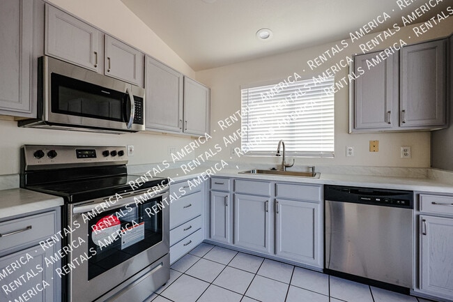 Building Photo - 4138 W Charter Oak Rd