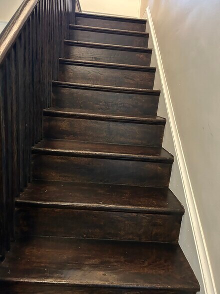 Interior hardwood floor - 5500 New Hampshire Ave NW