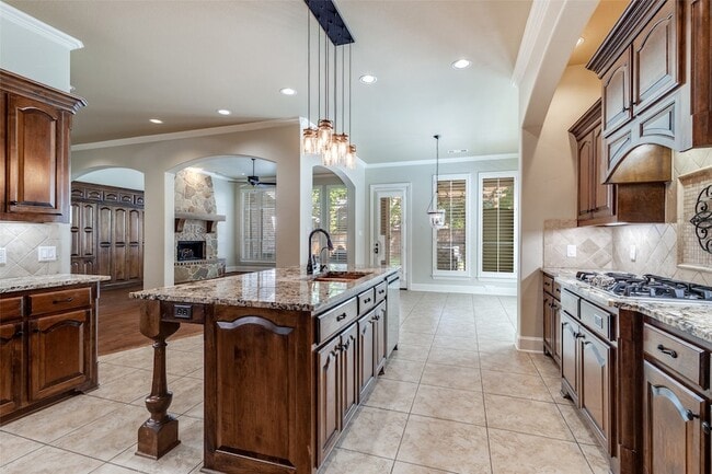 Building Photo - 901 Sandy Trail