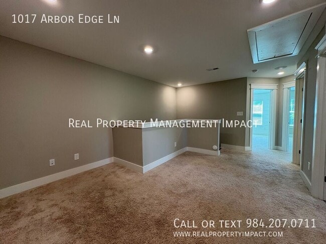 Building Photo - 1017 Arbor Edge Ln
