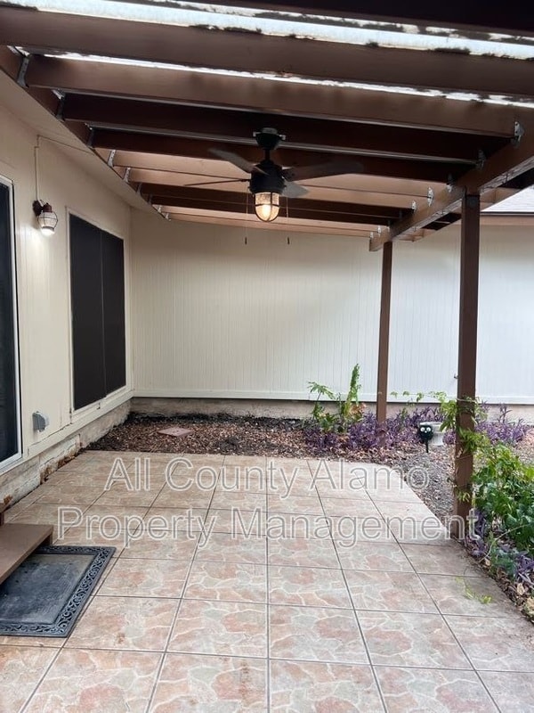 Building Photo - 7558 Ledgebrook Dr