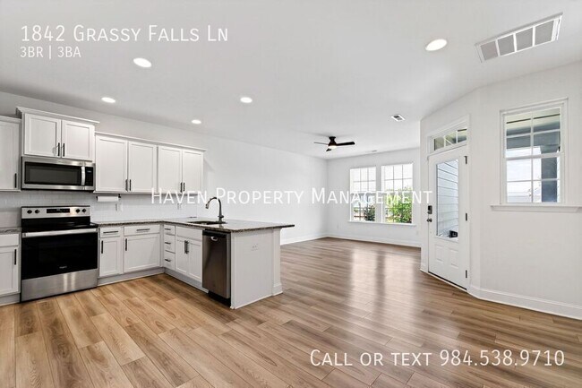 Building Photo - 1842 Grassy Falls Ln