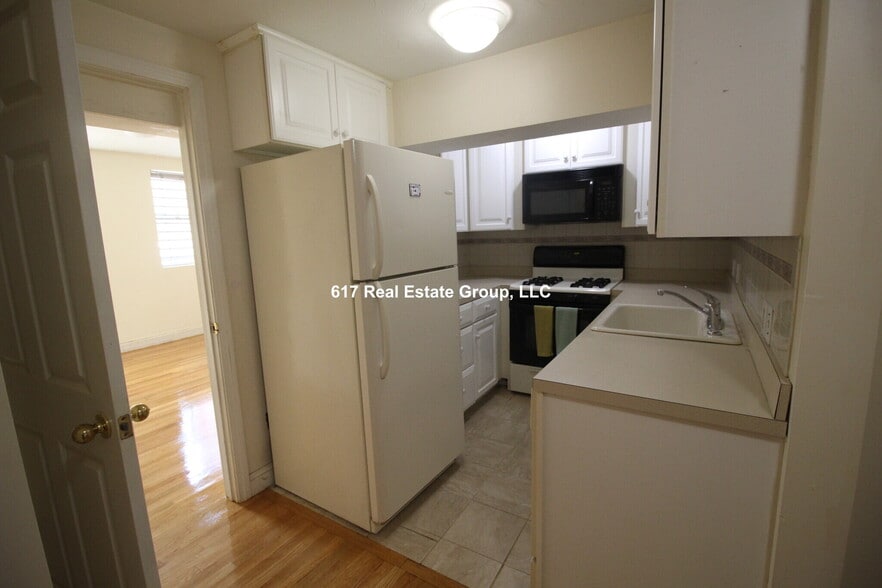 Building Photo - 1122 Commonwealth Ave