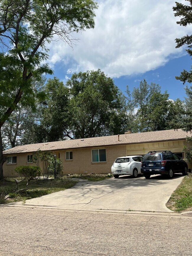 Building Photo - Charming 1 Level House 3 Bed, 2 Bath with ...