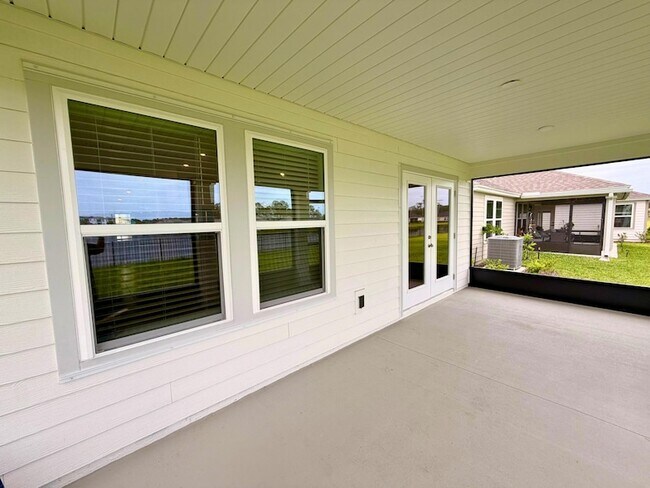 Building Photo - 65 Signet Cir