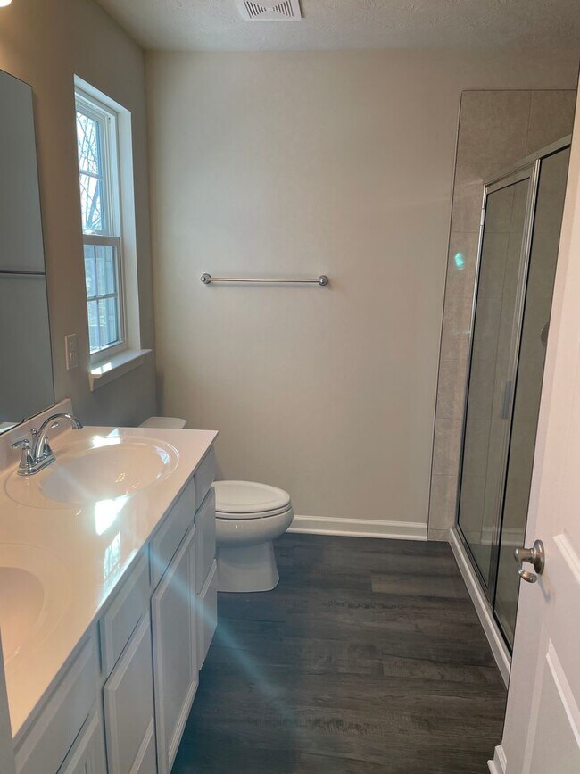 Building Photo - Beautiful 5 bedroom home built in 2022