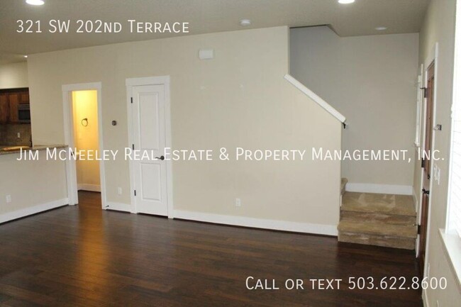 Building Photo - Upscale 3 Bedroom Home in Baseline Woods!