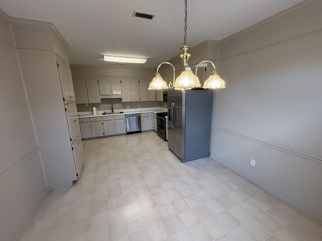 Building Photo - 39 Williamsburg Pl