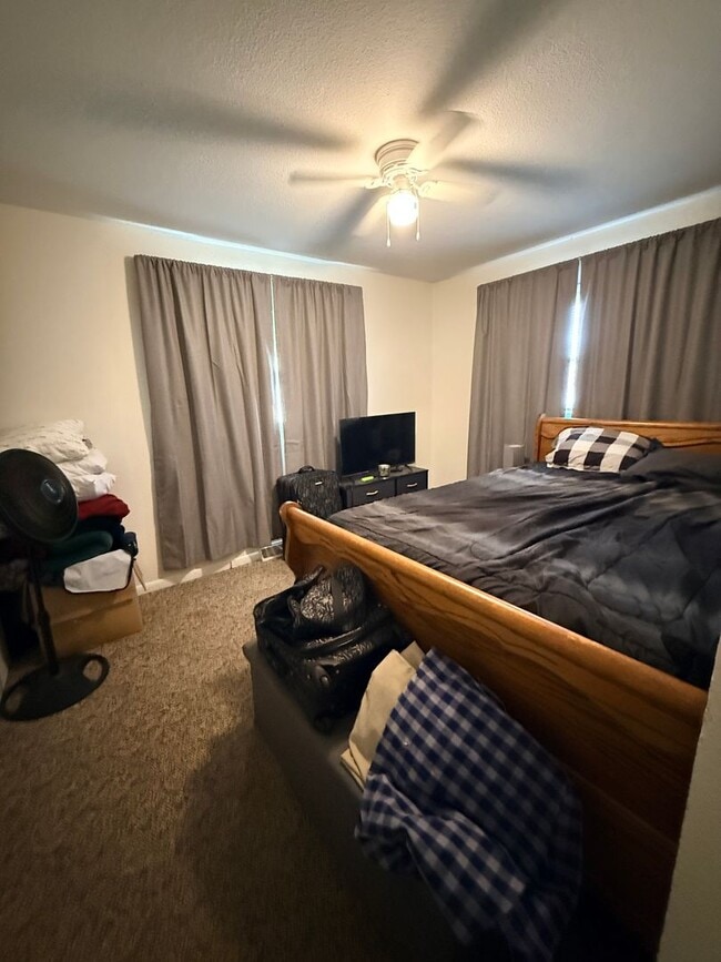 Building Photo - 1521 Thompson St