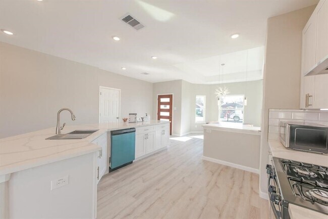 Building Photo - 10274 Porto Rico Rd