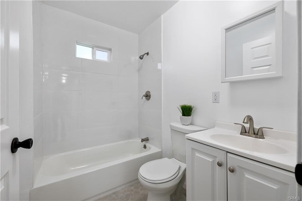 Building Photo - 527 W 119th St