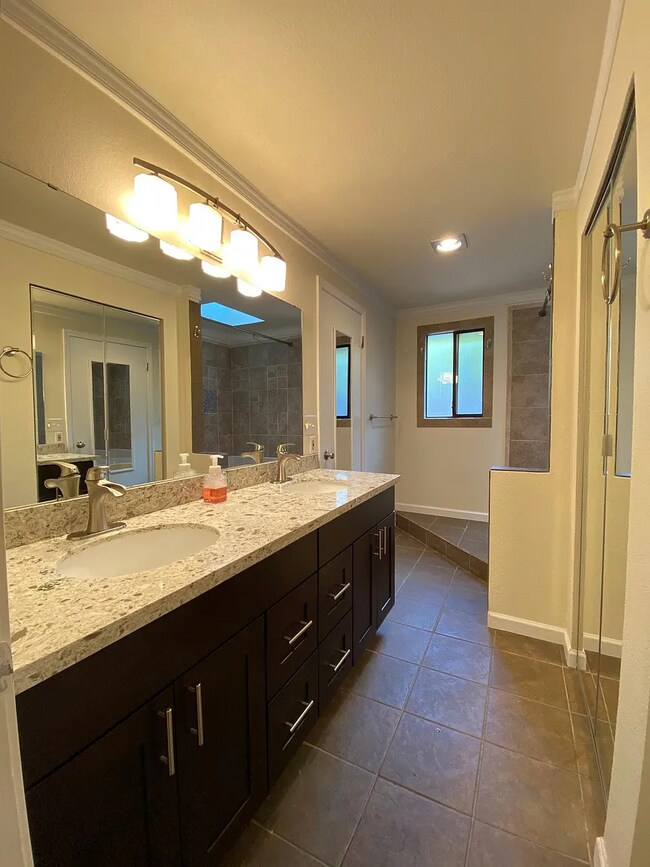 1st floor master bathroom with dual sinks - 6801 119th Pl SE