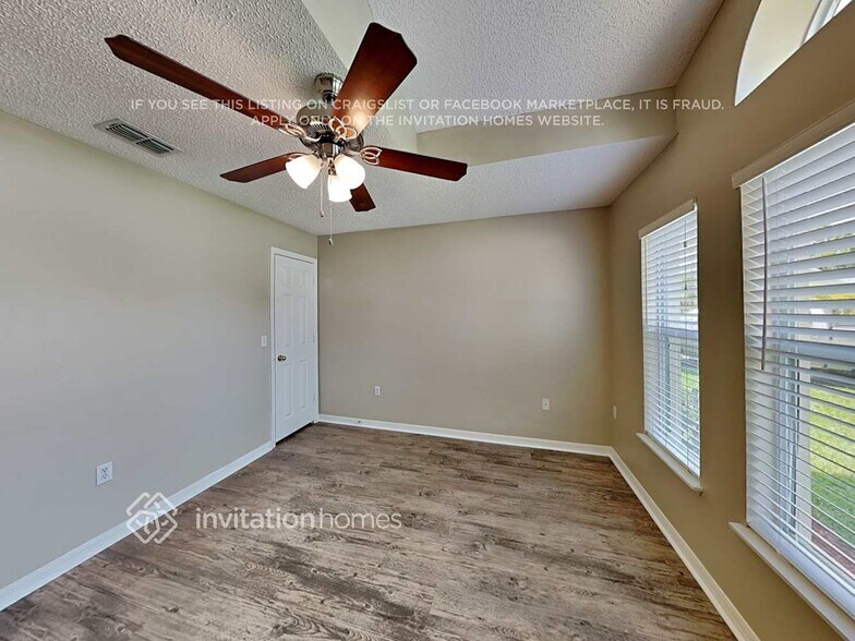 Building Photo - 2220 Brookshire Cir