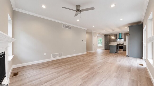 Building Photo - 456 S Nectar Ave