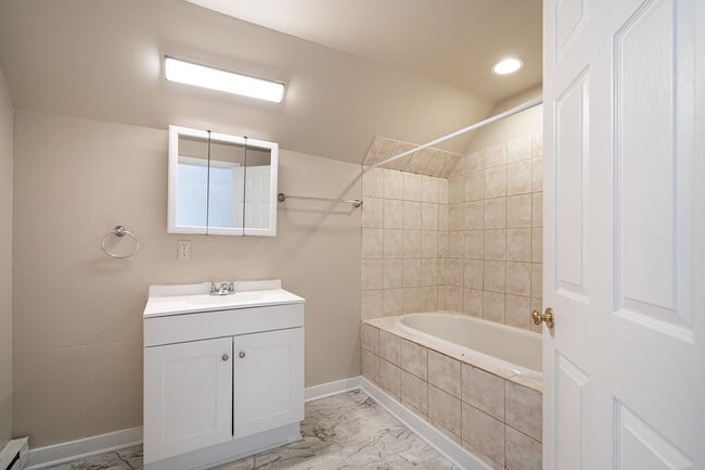 Building Photo - 3315 N Holton St