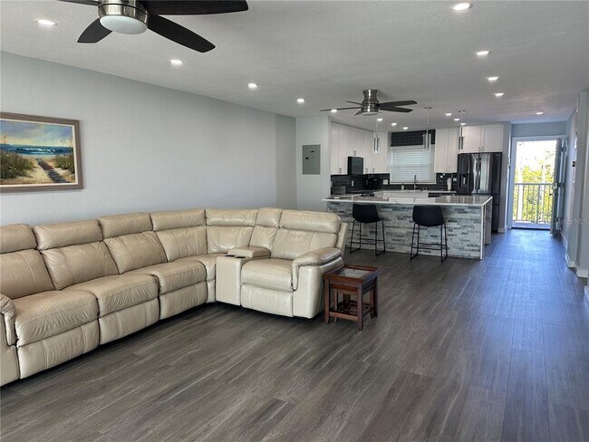 Building Photo - 300 64th Ave