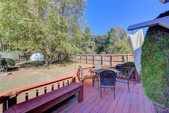 Building Photo - 3940 Piper Glen Dr NE
