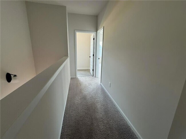 Building Photo - 423 Perth Dr