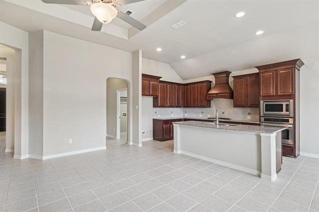 Building Photo - 924 Lake Cypress Ln