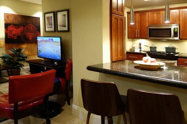 Building Photo - 270 E Flamingo Rd