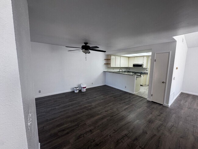 Building Photo - 1577 Greencrest Ct