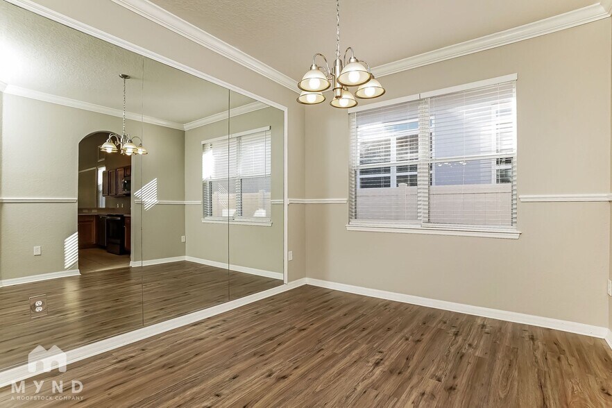 Building Photo - 2913 Bonita Cir