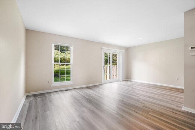 Building Photo - 3121 Benton Square Dr