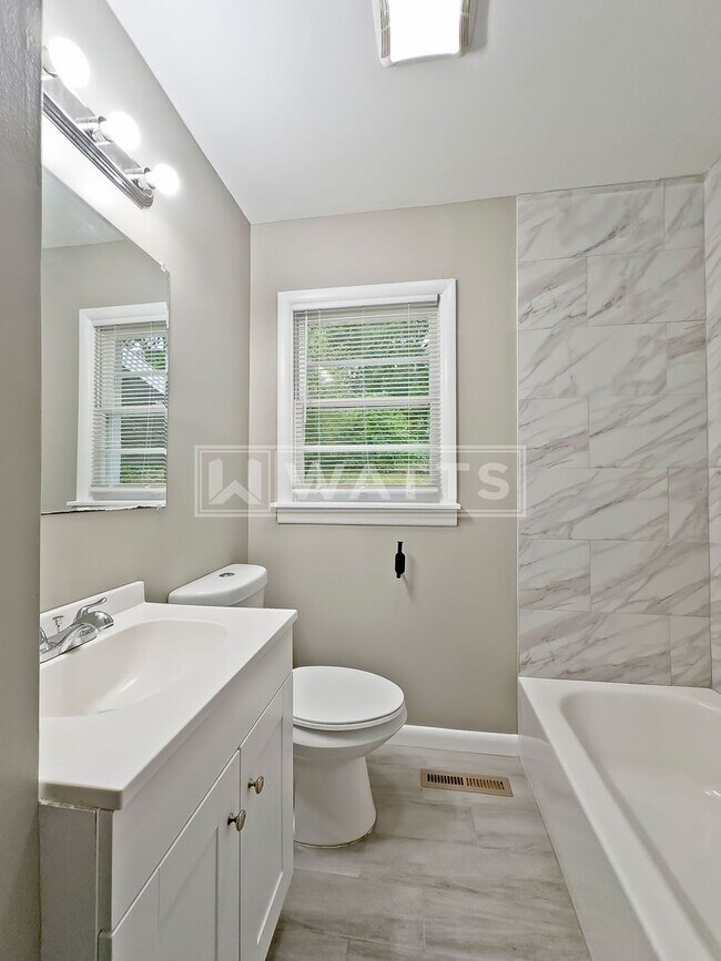 Building Photo - 559 63rd St S