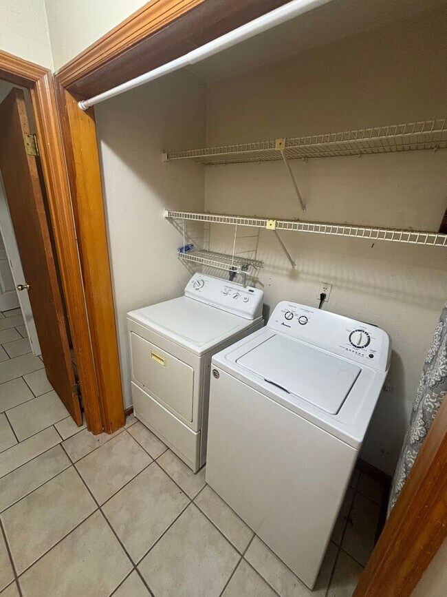 Building Photo - Check Out This Freshly Remodeled 3 BR 2 BA...