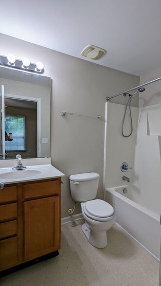 Bath 1 attached - 3710 Cotswold Ave