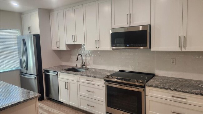 Building Photo - 2117 5th St