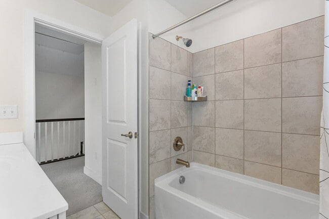 Building Photo - 34 Colgate Dr