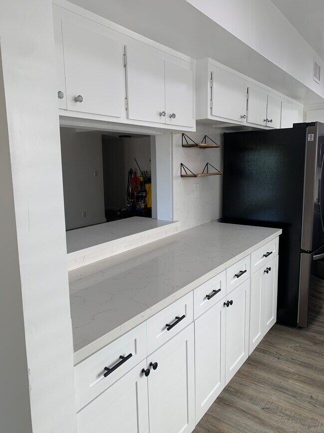 Kitchen - 1841 N Fuller Ave