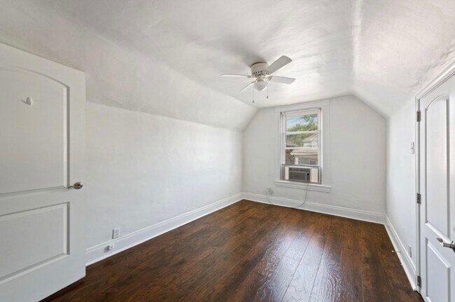 Building Photo - 4200 Homer Ave