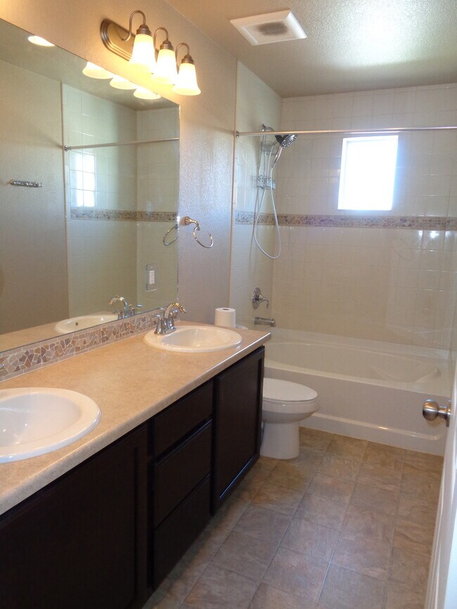 Building Photo - BANNING LEWIS TWO STORY WITH CENTRAL AC & ...
