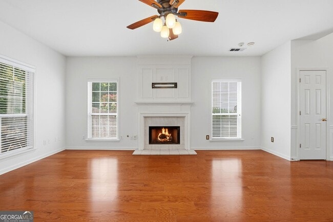 Building Photo - 513 Stepney Ct SE
