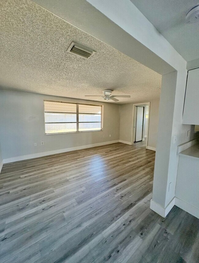 Building Photo - 3606 Blackhawk Dr