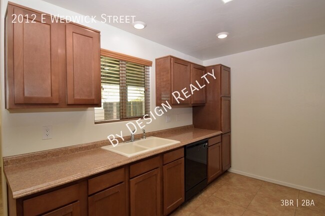 Building Photo - Remodeled Desert Shadows 3 Bed 2 Bath Town...