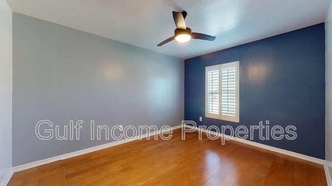 Building Photo - 354 5th St Ct E