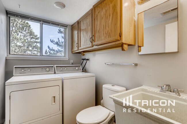 Building Photo - 4170 S Biscay Cir