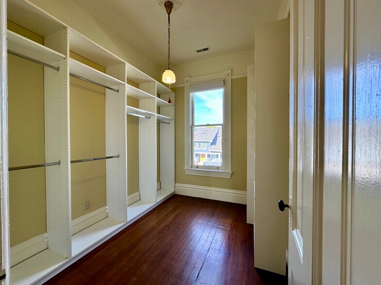 Building Photo - 817 Foothill Blvd