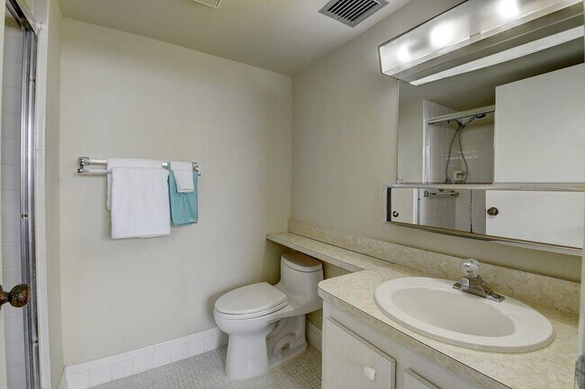 Building Photo - 14671 Bonaire Blvd