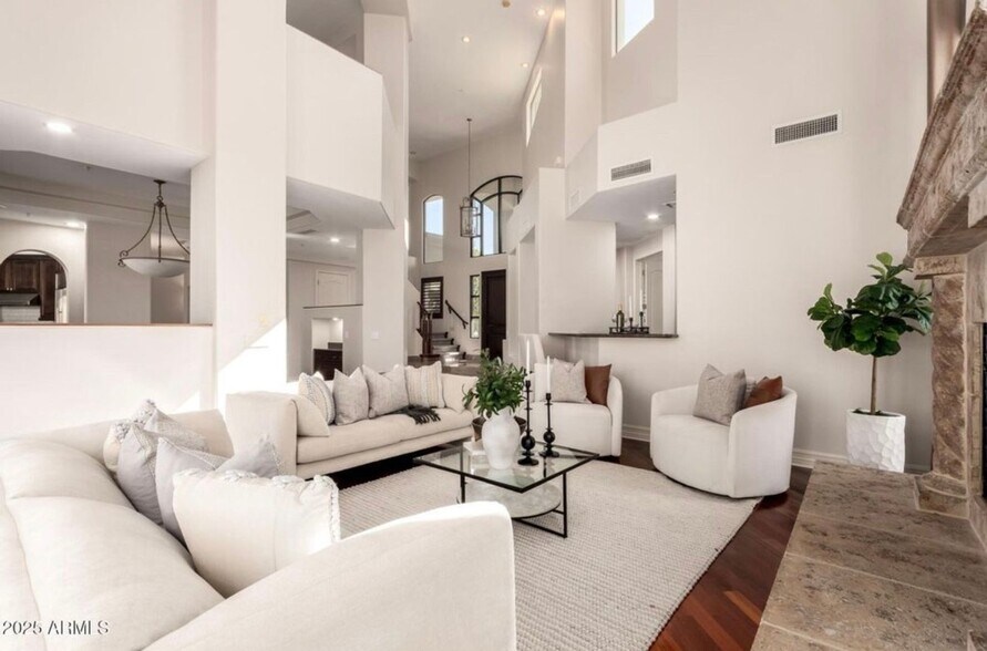 Building Photo - 8614 N 17th Pl