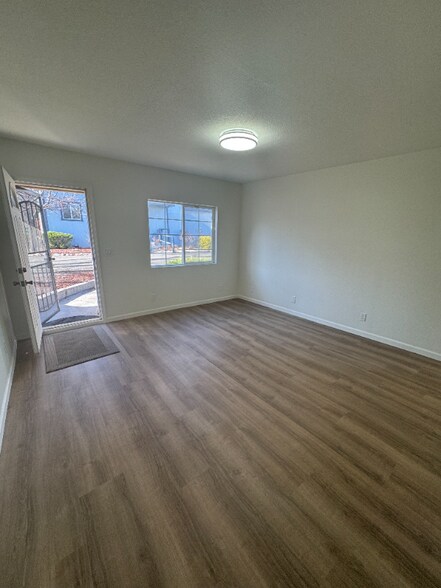 Building Photo - 3036 Plumas St