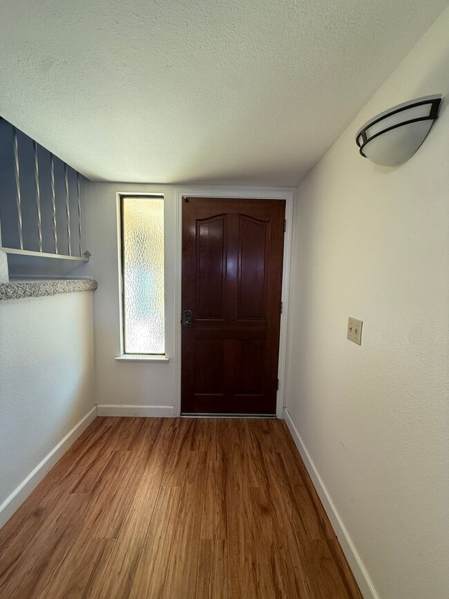 Building Photo - Beautiful Two Story Orcutt Town Home in th...