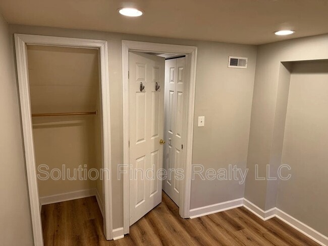 Building Photo - 1701 Olive St