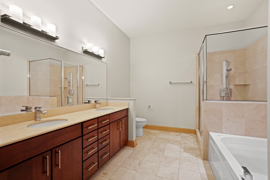 Primary Bathroom - 1111 N Marshall St