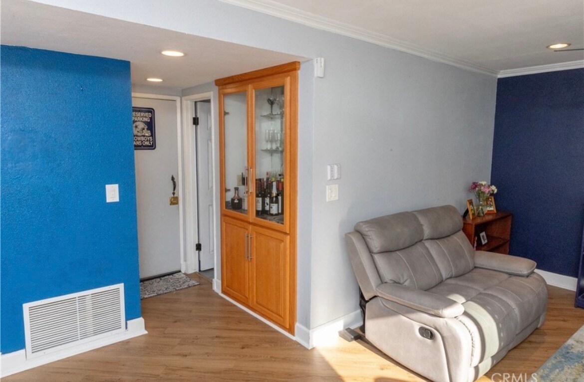 Building Photo - 24314 Berendo Ave